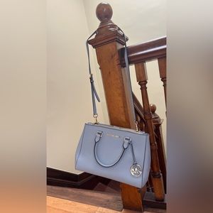 Michael Kors satchel with adjustable straps (removable)